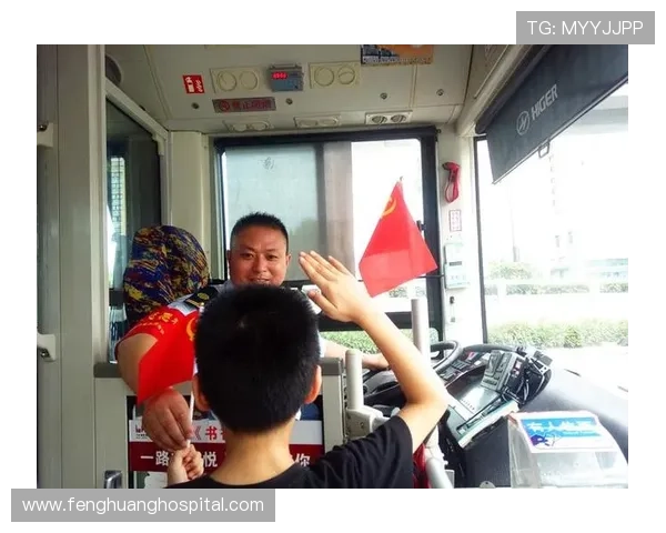 德比斯圈外线超两车披国旗夺冠